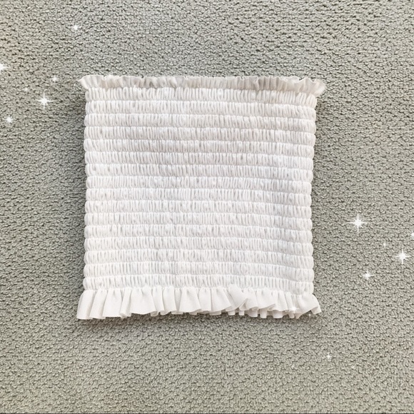 Boohoo Shirred Bandeau Crop Top - Picture 2 of 2